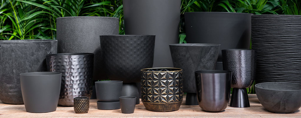 Pots de fleurs noirs Pots de fleurs noirs